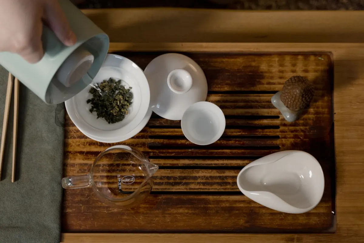 Oolong Roast Levels Explained: Light, Medium, and Dark Compared